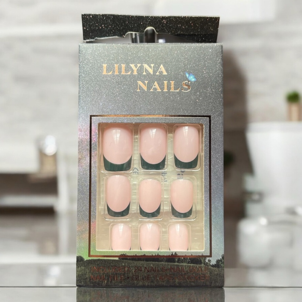 Lilyna Press On Nails
